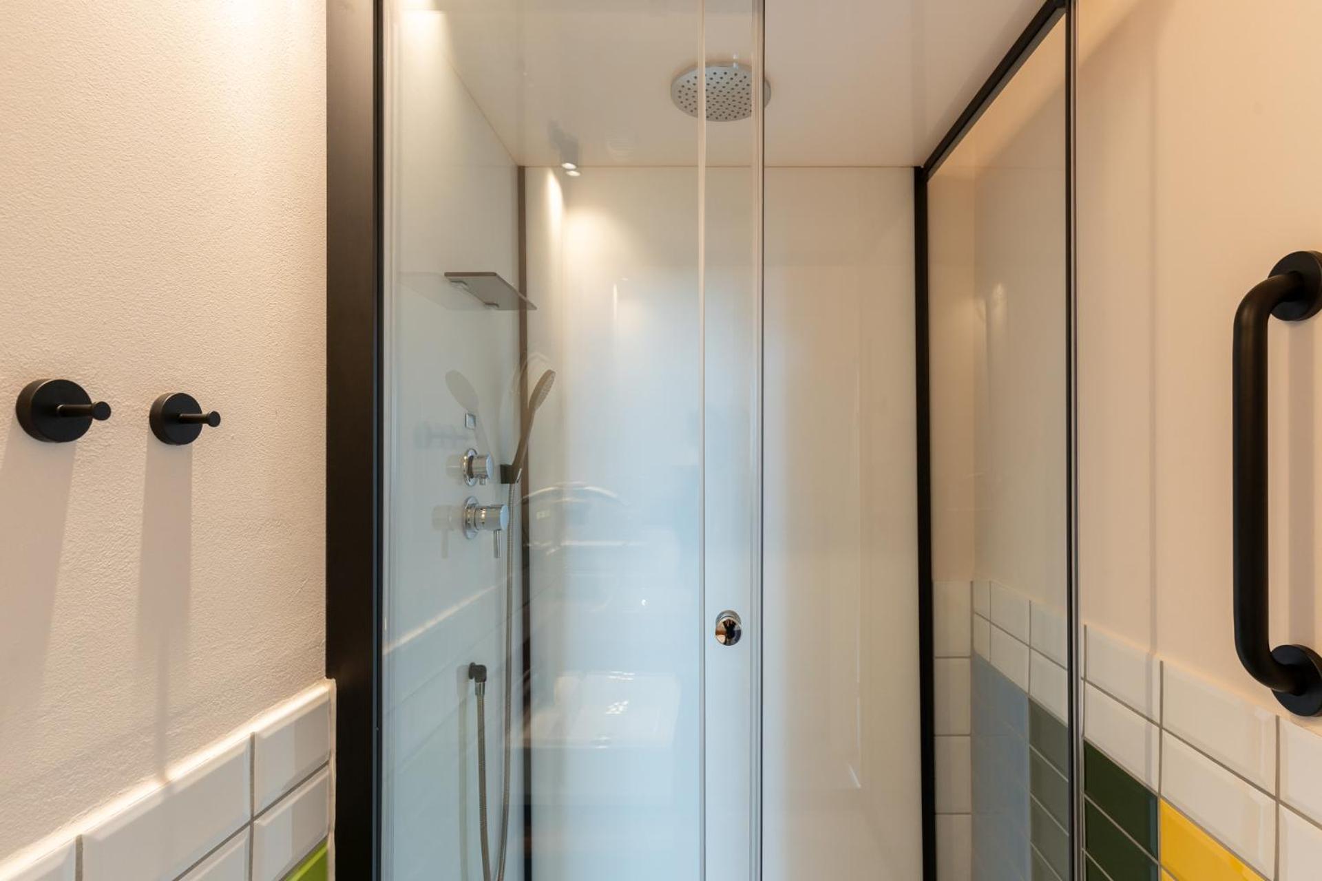 Mue Cubes - Capsule Hotel Basilea Esterno foto